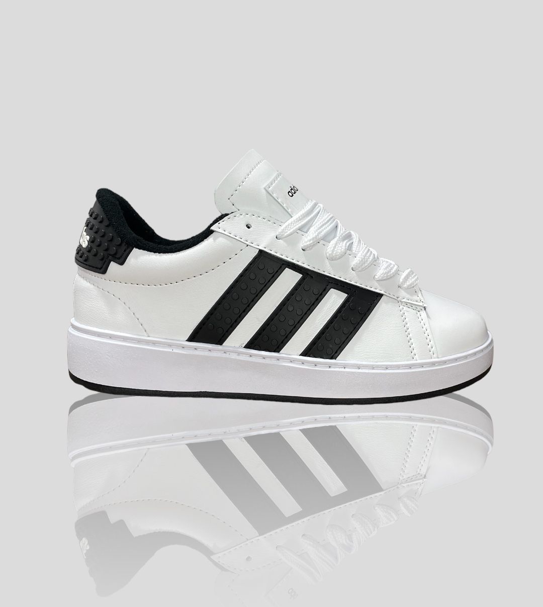 TENIS ADIDAS GRAND COURT X LEGO® 2.0 BLANCO - NEGRO